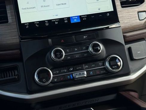 Certified 2023 Ford Expedition Limited AWD/4WD image 31