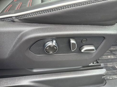 Used 2025 GMC Yukon AT4 Ultimate image 22