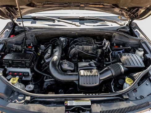 Used 2011 Jeep Grand Cherokee Laredo w/ Security & Convenience Group image 41