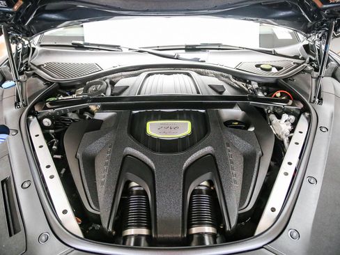 Used 2018 Porsche Panamera 4 Executive AWD/4WD image 32