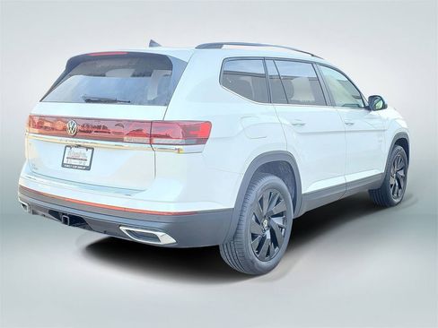 New 2026 Volkswagen Atlas SE FWD image 3