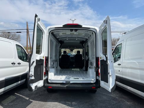 New 2026 Ford Transit 250 148 Medium Roof RWD image 11