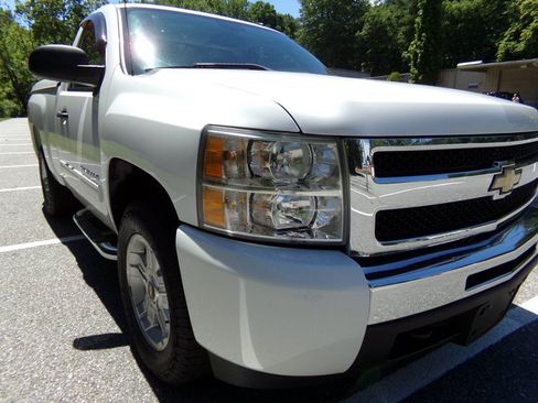 Used 2011 Chevrolet Silverado 1500 LT AWD/4WD image 4