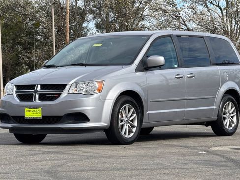 Used 2016 Dodge Grand Caravan SE image 16