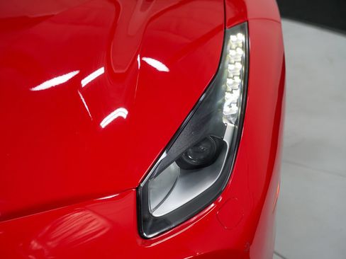Used 2017 Ferrari 488 GTB RWD image 13