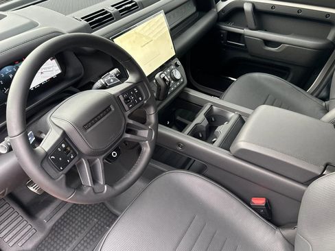 New 2026 Land Rover Defender 110 OCTA image 4