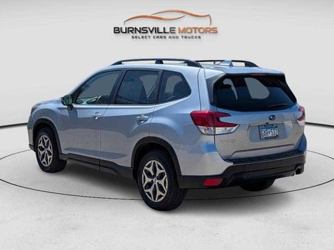 Used 2019 Subaru Forester Premium AWD/4WD image 5