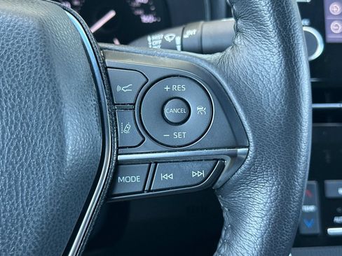 Used 2022 Toyota Avalon XLE w/ Moonroof Package FWD image 27
