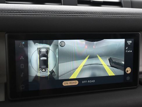 Used 2021 Land Rover Defender 110 SE image 16