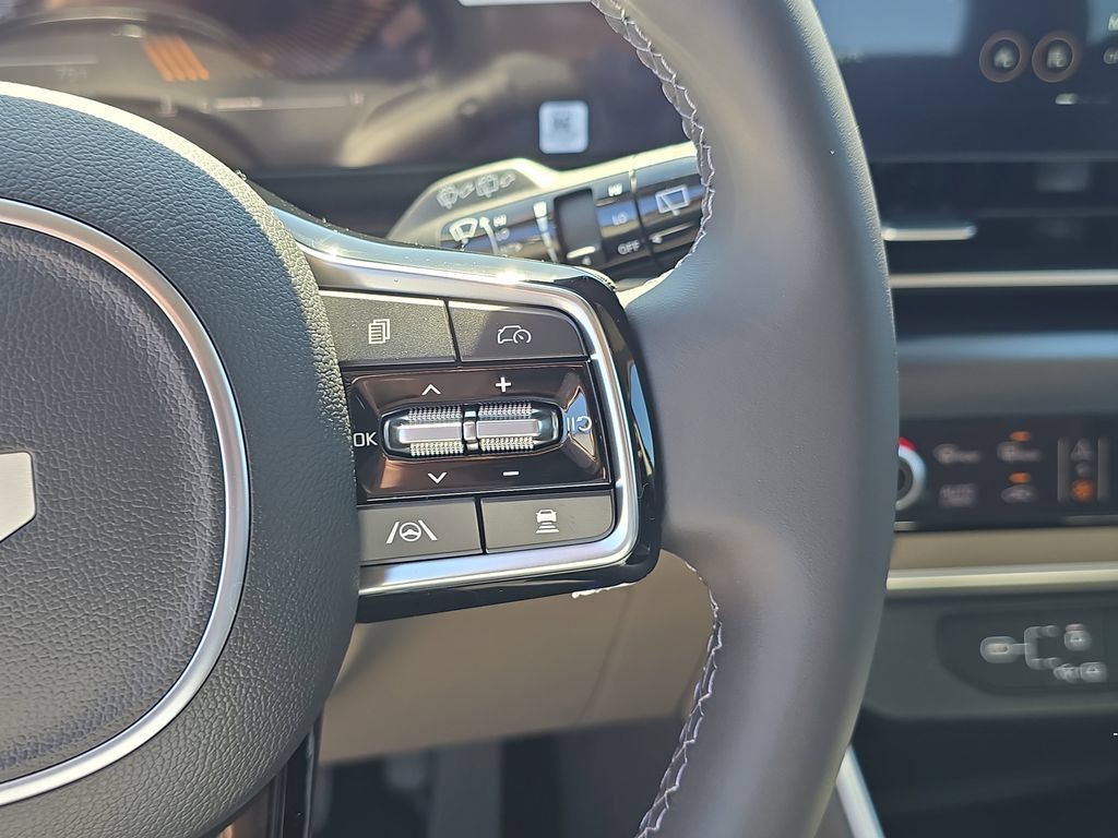 New 2026 Kia Carnival FWD image 31