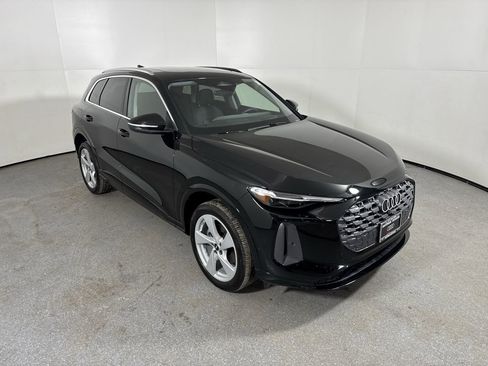 Used 2025 Audi Q5 Premium Plus w/ Premium Plus image 32