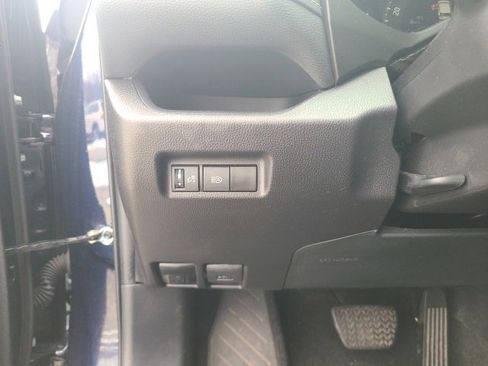 Used 2025 Toyota RAV4 XLE image 25
