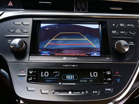 Used 2014 Toyota Avalon Limited w/ Technology Package FWD image 19