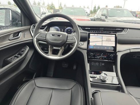 New 2025 Jeep Grand Cherokee L Limited image 21