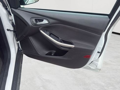 Used 2018 Ford Focus Titanium FWD image 17