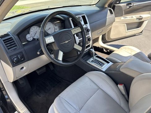 Used 2006 Chrysler 300 C RWD image 46