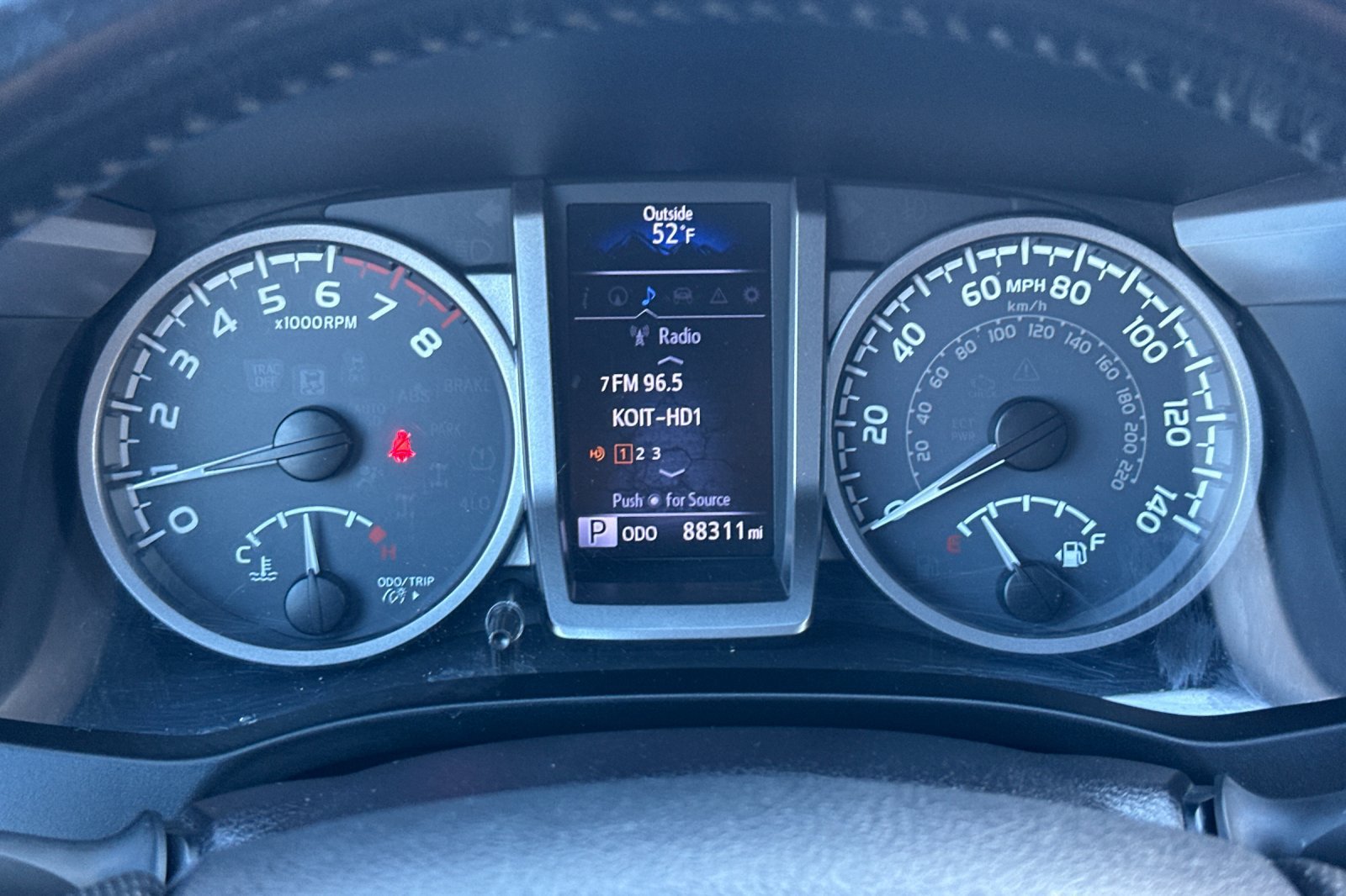 Used 2016 Toyota Tacoma Limited w/ Towing Package RWD image 39