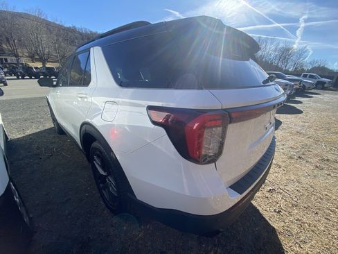 Used 2025 Ford Explorer ST w/ Sun And Sound Package image 2