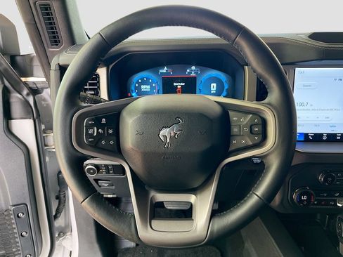 Used 2025 Ford Bronco Outer Banks AWD/4WD image 11