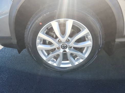 Used 2020 Nissan Rogue Sport SV image 12