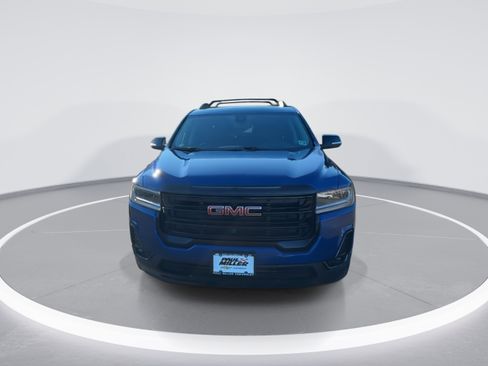 Used 2023 GMC Acadia SLT w/ Elevation Edition image 3