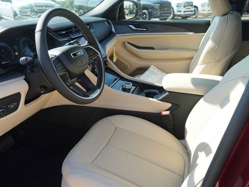 New 2025 Jeep Grand Cherokee L Limited w/ Luxury Tech Group II RWD image 20