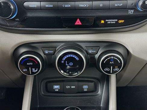 Used 2025 Hyundai Venue SEL FWD image 22