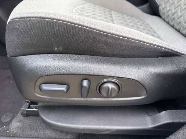 Used 2024 Chevrolet Equinox LT FWD image 18