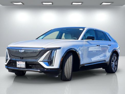 Used 2025 Cadillac Lyriq Luxury image 8