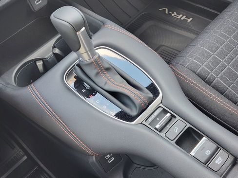 Used 2025 Honda HR-V Sport image 25