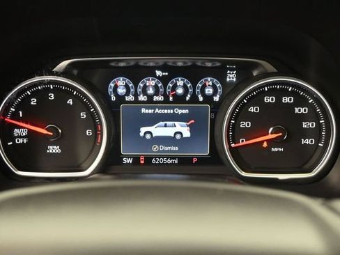 Used 2021 Chevrolet Tahoe Z71 w/ Luxury Package AWD/4WD image 14