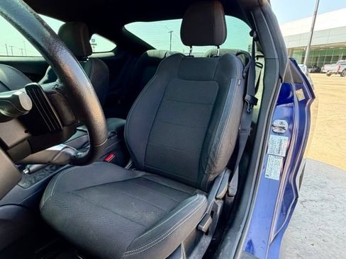 Used 2016 Ford Mustang Coupe RWD image 6
