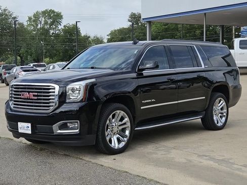 Used 2019 GMC Yukon XL SLT w/ Premium Edition RWD image 3