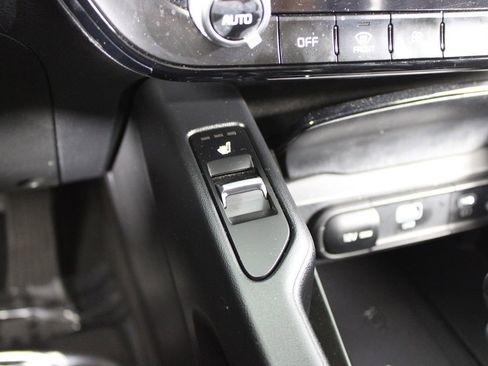 Used 2023 Kia Telluride S image 13