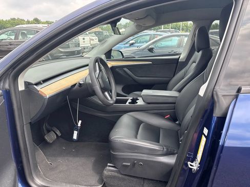 Used 2023 Tesla Model Y Long Range AWD/4WD image 4