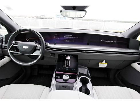 New 2026 Cadillac Escalade IQ Luxury 1 image 9