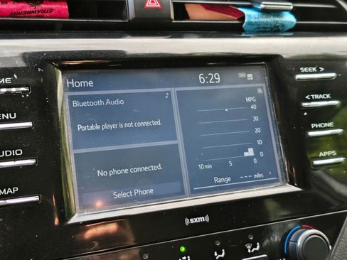 Used 2020 Toyota Camry LE image 24