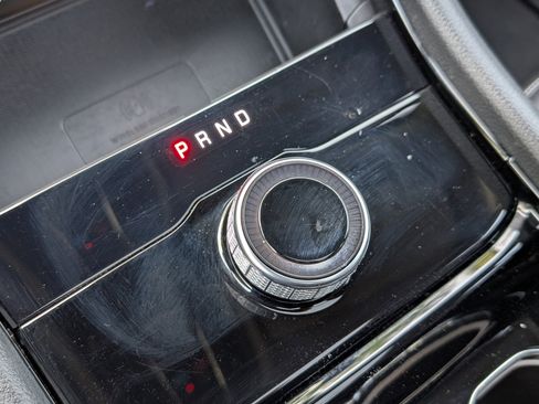 Used 2023 Jeep Grand Cherokee Limited w/ Luxury Tech Group II image 33