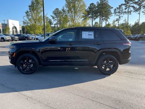 New 2025 Jeep Grand Cherokee Altitude image 35