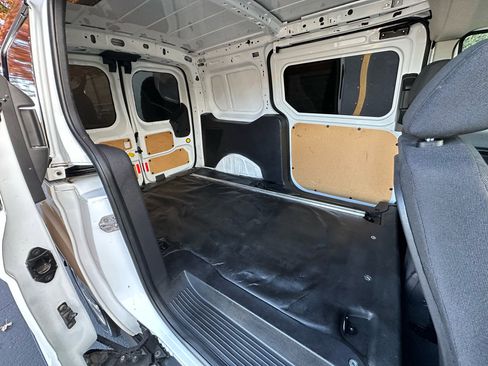Used 2015 Ford Transit Connect XLT image 33