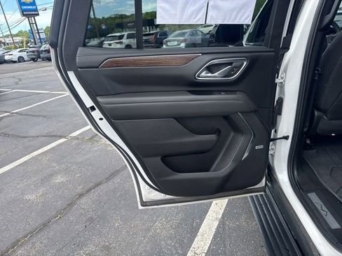 Used 2024 Chevrolet Tahoe High Country w/ Premium Package AWD/4WD image 25
