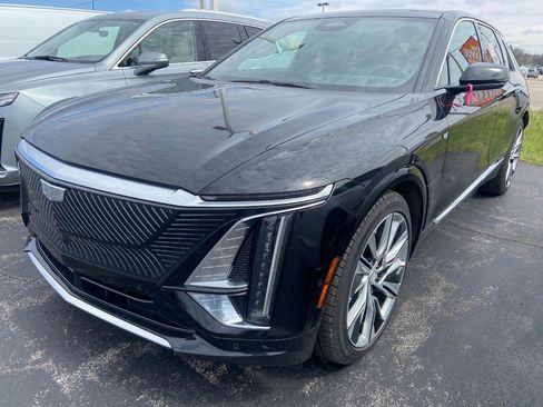 Used 2025 Cadillac Lyriq Luxury w/ LPO, Floor Liner Package image 3