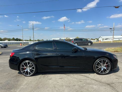 Used 2017 Maserati Ghibli S image 16