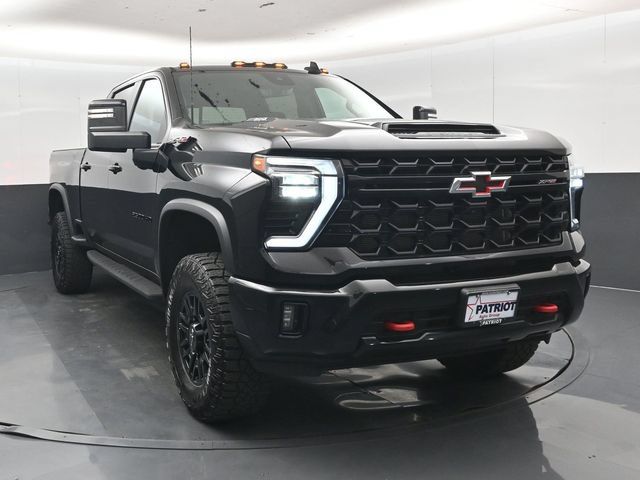 Used 2024 Chevrolet Silverado 2500 ZR2 w/ Technology Package AWD/4WD image 36