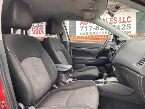 Used 2019 Mitsubishi Outlander Sport LE FWD image 18