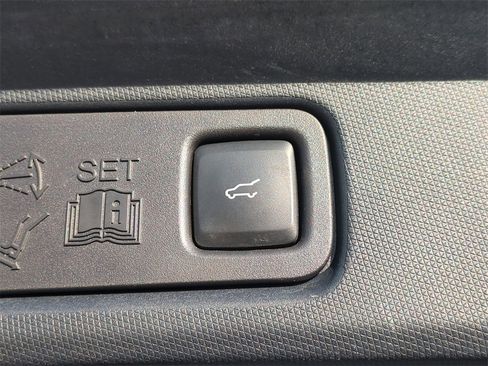 Used 2022 Ford Mustang Mach-E Premium image 14