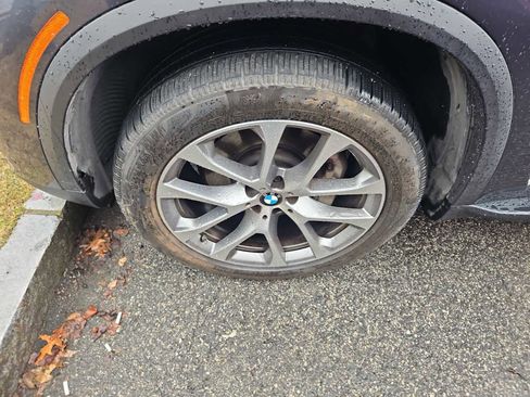 Used 2019 BMW X5 xDrive40i w/ Convenience Package image 2