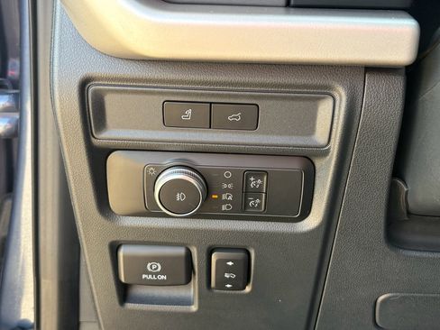 Used 2022 Ford Expedition XLT RWD image 12