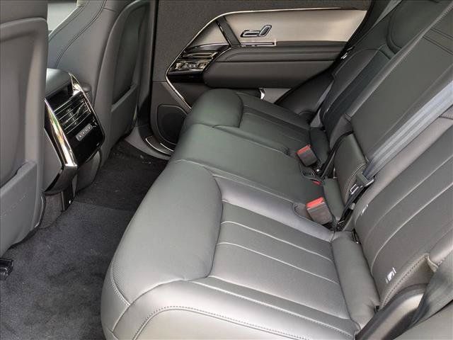 New 2026 Land Rover Range Rover Sport Dynamic SE AWD/4WD image 17
