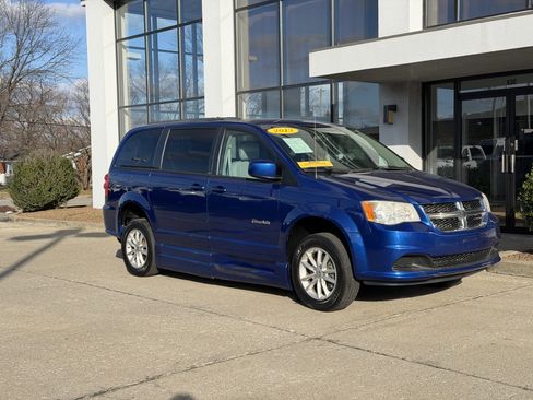 Used 2013 Dodge Grand Caravan SXT image 3